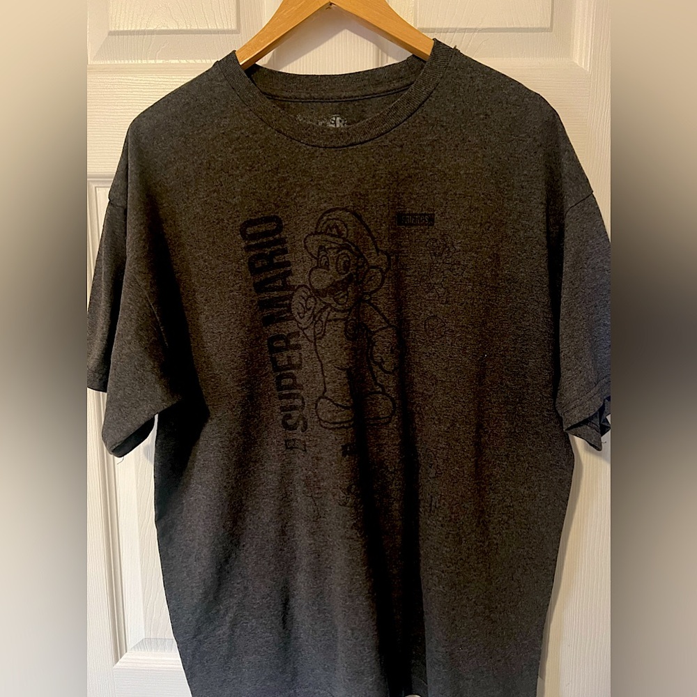 2/$25 Super Mario Men’s Tshirt Size XL 100% cotton